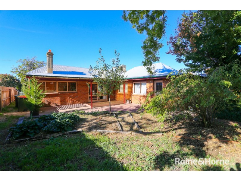 133 Stewart Street, Bathurst NSW 2795