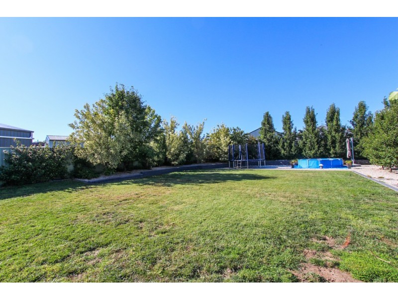 6 Cobb Pl, Bathurst NSW 2795
