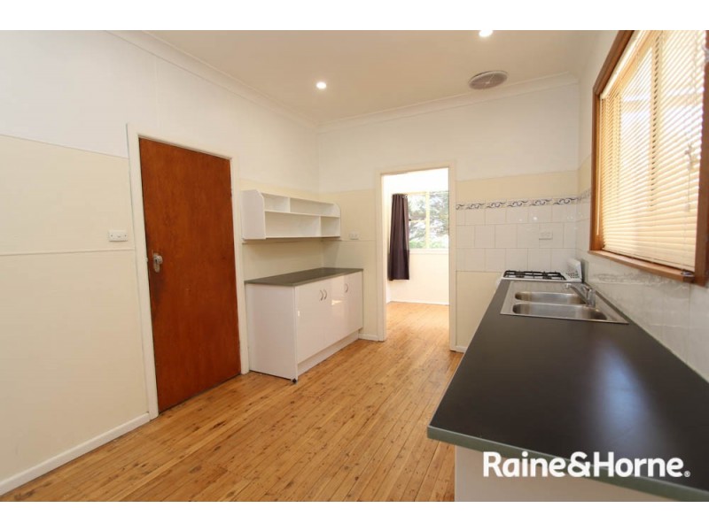 94 Sydney Rd, Kelso NSW 2795