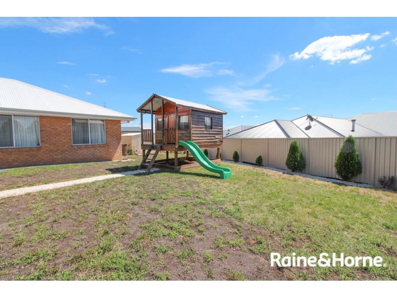 10 Walpole Cl, Bathurst NSW 2795