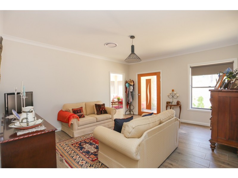 28 Arcadia Place, Meadow Flat NSW 2795