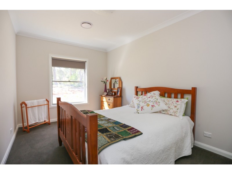 28 Arcadia Place, Meadow Flat NSW 2795