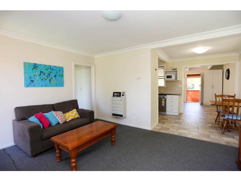 4 Raglan Street, South Bathurst NSW 2795