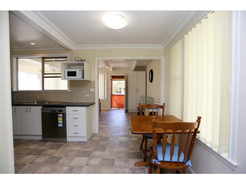 4 Raglan Street, South Bathurst NSW 2795