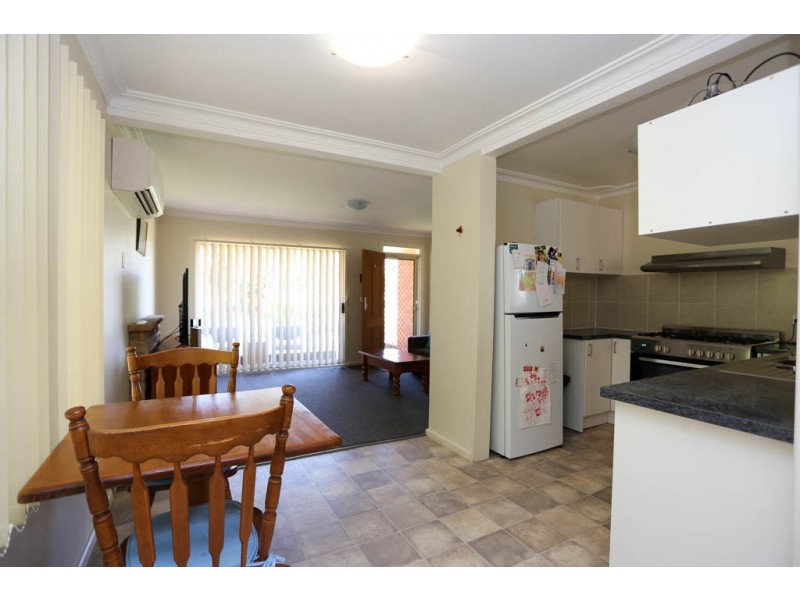 4 Raglan Street, South Bathurst NSW 2795