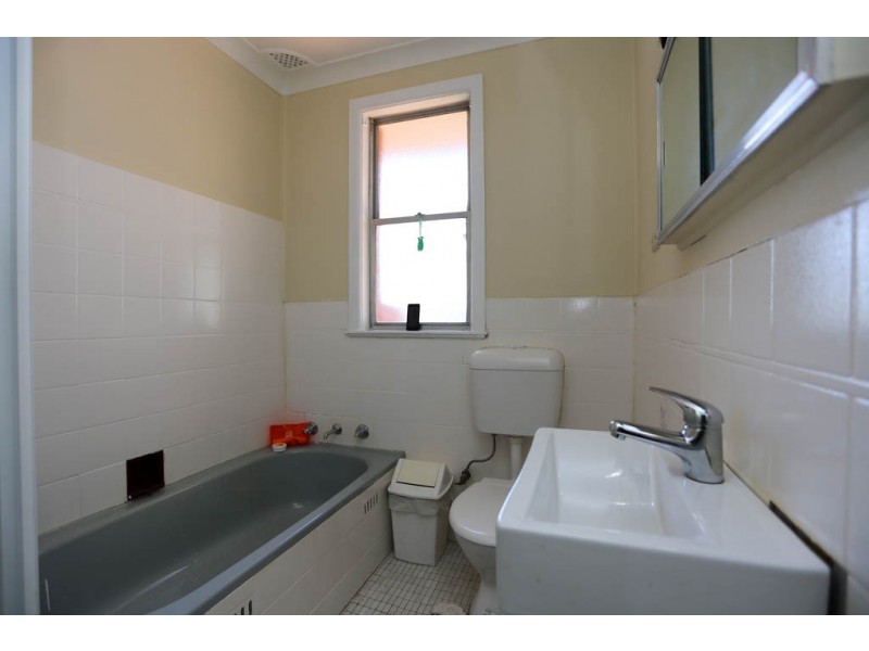 4 Raglan Street, South Bathurst NSW 2795
