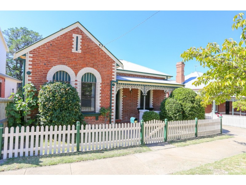 341 Russell Street, Bathurst NSW 2795