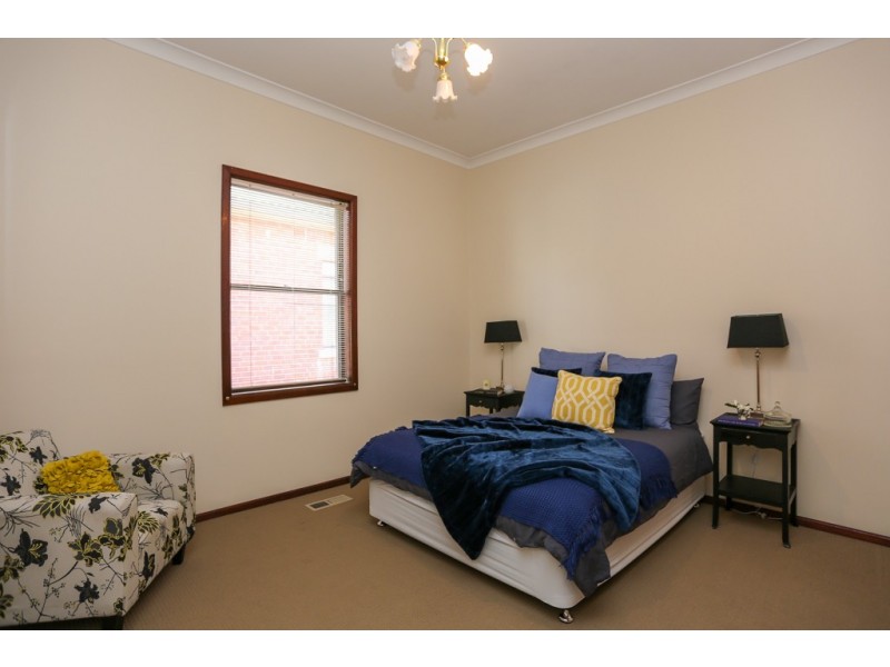 341 Russell Street, Bathurst NSW 2795