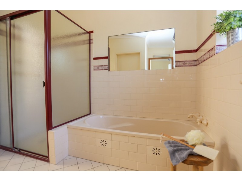 341 Russell Street, Bathurst NSW 2795