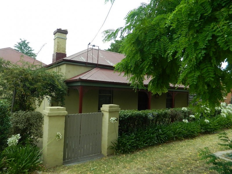 282 Piper Street, Bathurst NSW 2795