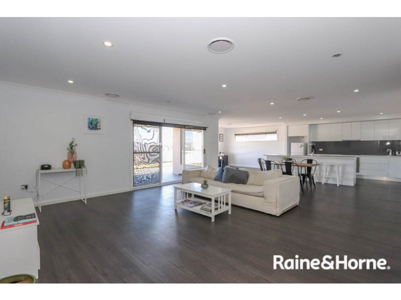 37 Westbourne Drive, Llanarth NSW 2795