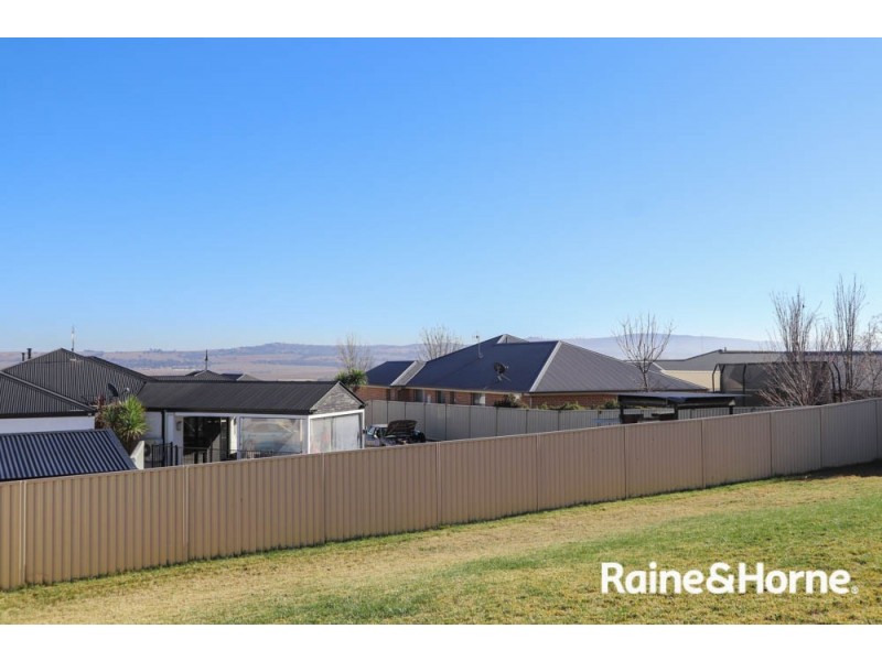 37 Westbourne Drive, Llanarth NSW 2795