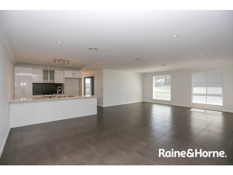 6 Opal Court, Kelso NSW 2795