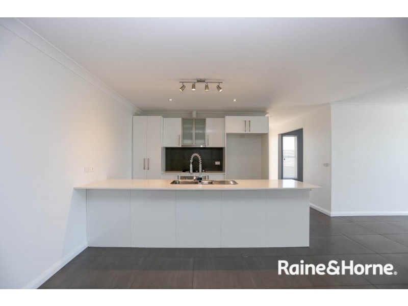 6 Opal Court, Kelso NSW 2795