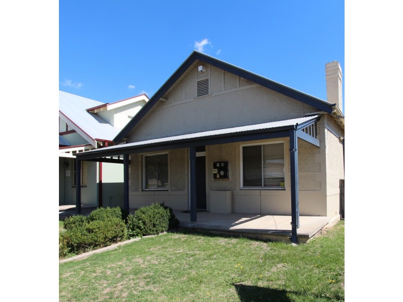293 Stewart Street, Bathurst NSW 2795