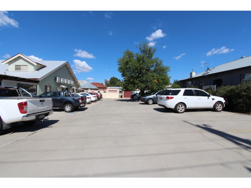 293 Stewart Street, Bathurst NSW 2795