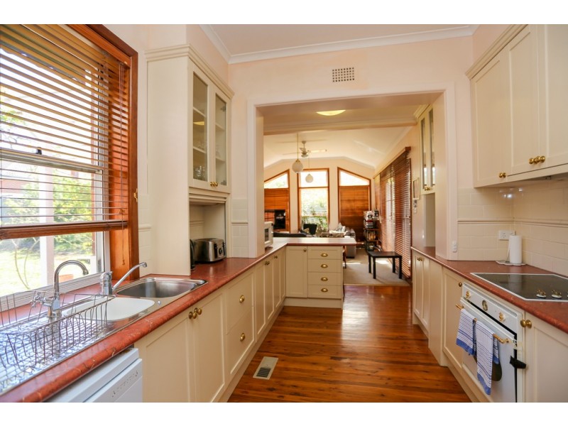 254 Russell Street, Bathurst NSW 2795