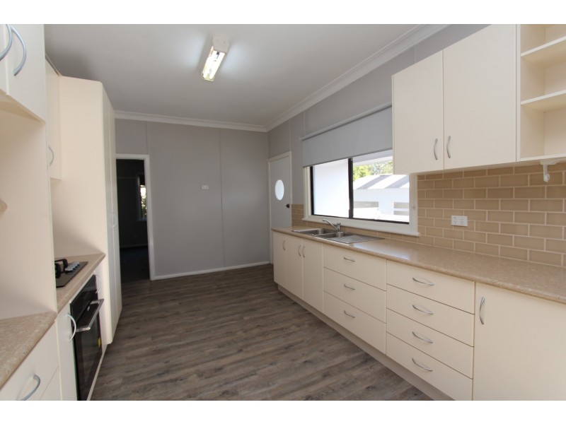 90 Morrissett Street, Bathurst NSW 2795