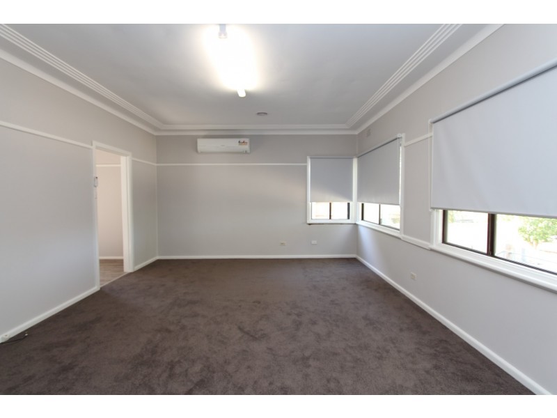 90 Morrissett Street, Bathurst NSW 2795