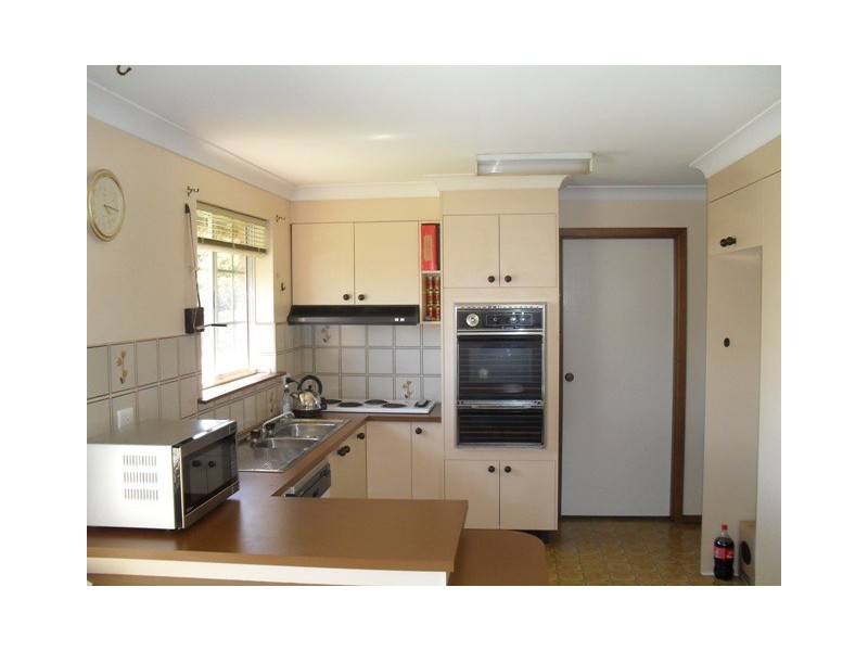 9 Bullock Place, Bathurst NSW 2795