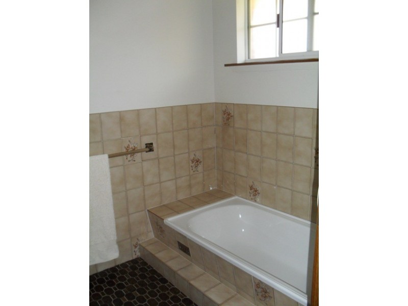 9 Bullock Place, Bathurst NSW 2795