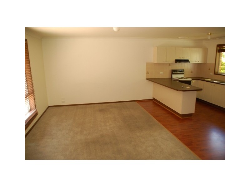 10b Albert Street, Bathurst NSW 2795