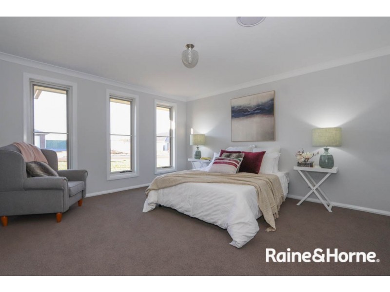 26 Fraser Drive, Eglinton NSW 2795