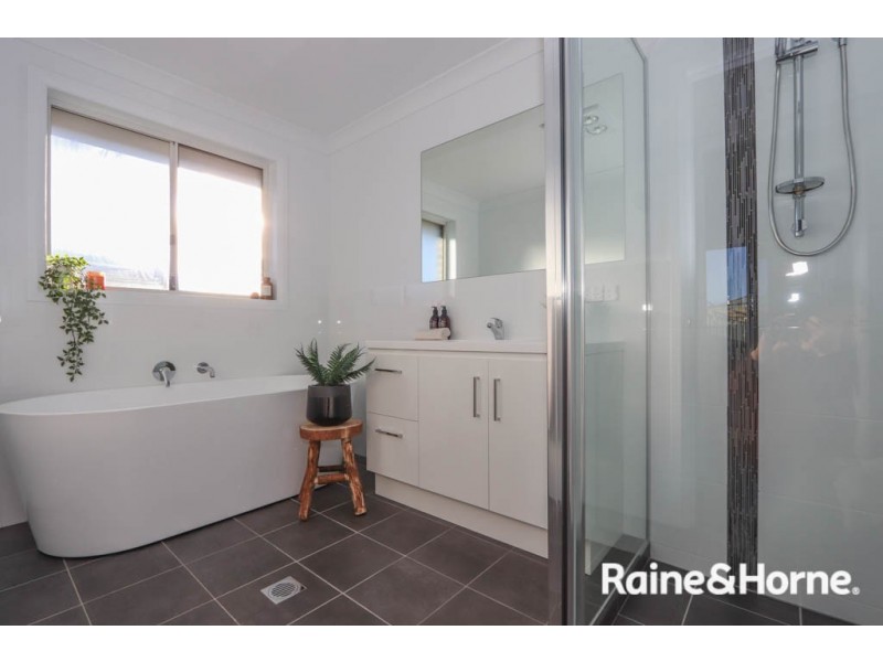 26 Fraser Drive, Eglinton NSW 2795