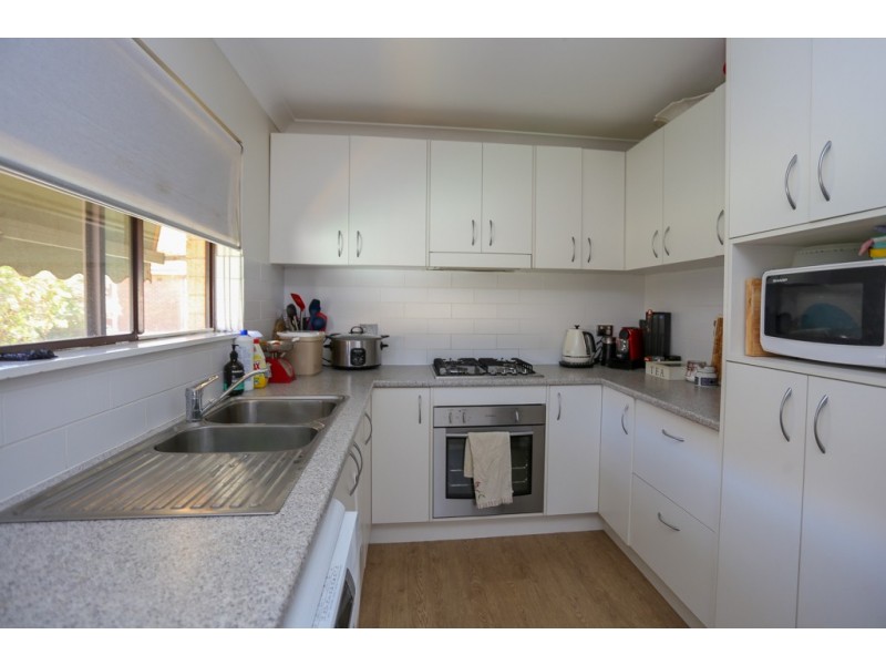 2 Mooney Valley Place, West Bathurst NSW 2795