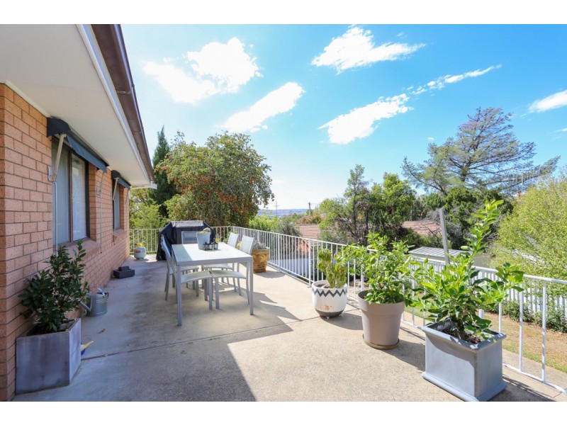 2 Mooney Valley Place, West Bathurst NSW 2795