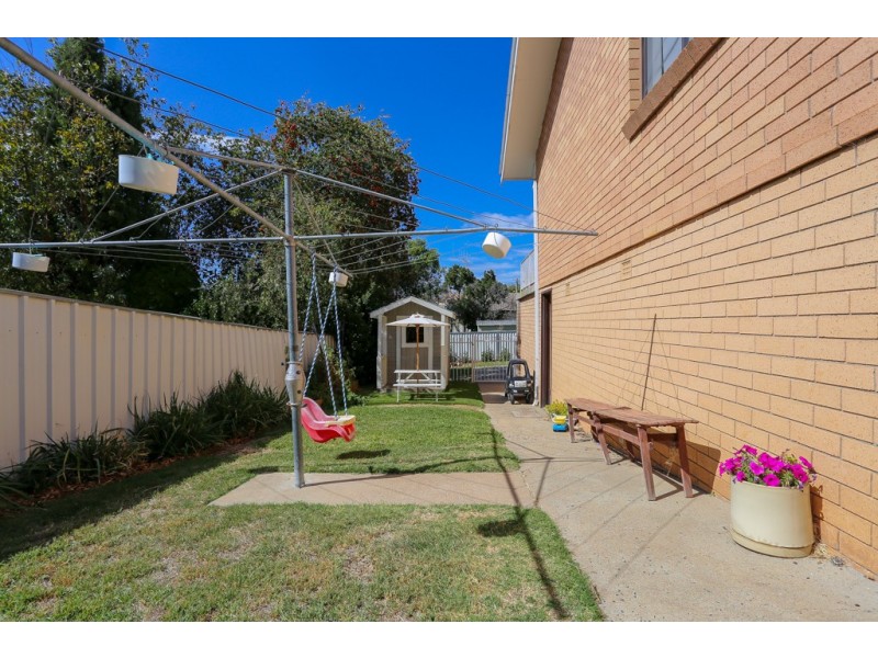 2 Mooney Valley Place, West Bathurst NSW 2795