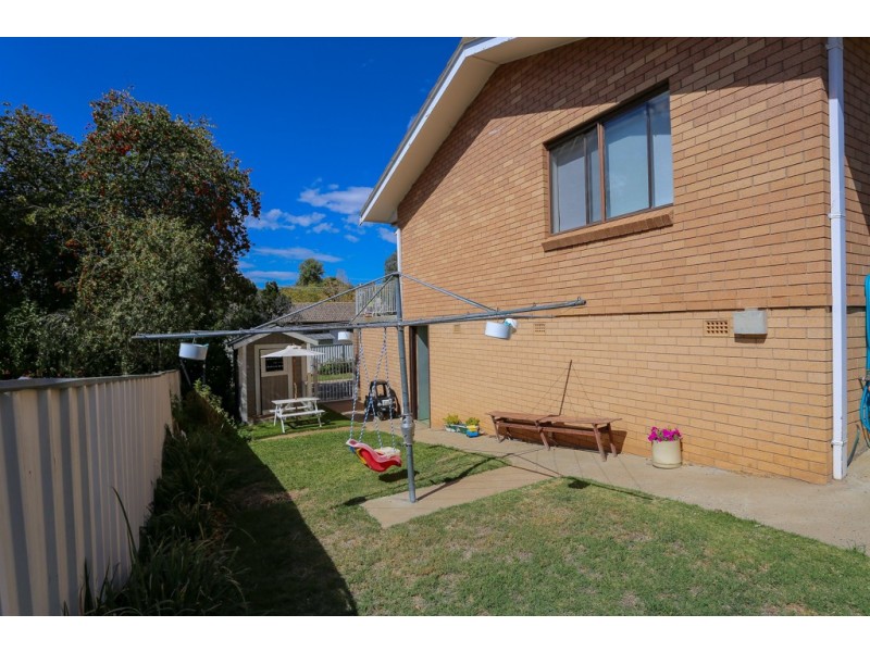 2 Mooney Valley Place, West Bathurst NSW 2795