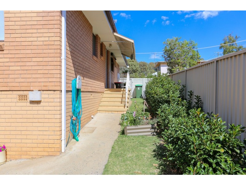 2 Mooney Valley Place, West Bathurst NSW 2795