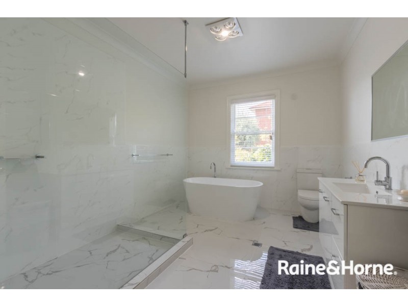 399 Russell Street, West Bathurst NSW 2795