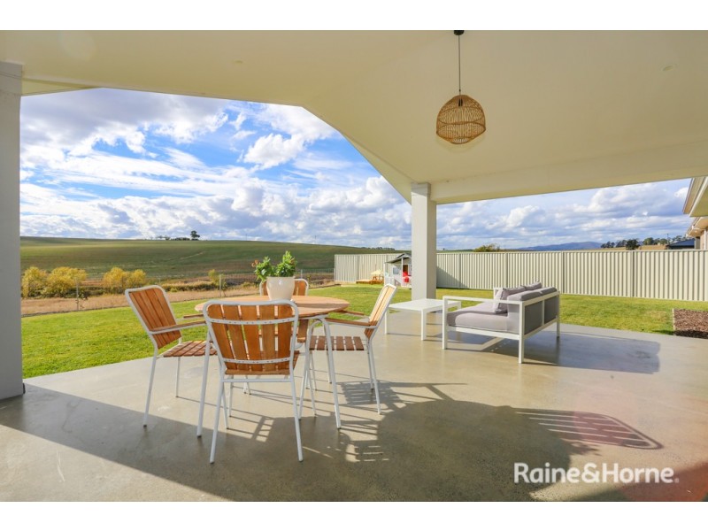 70 Emerald Drive, Kelso NSW 2795