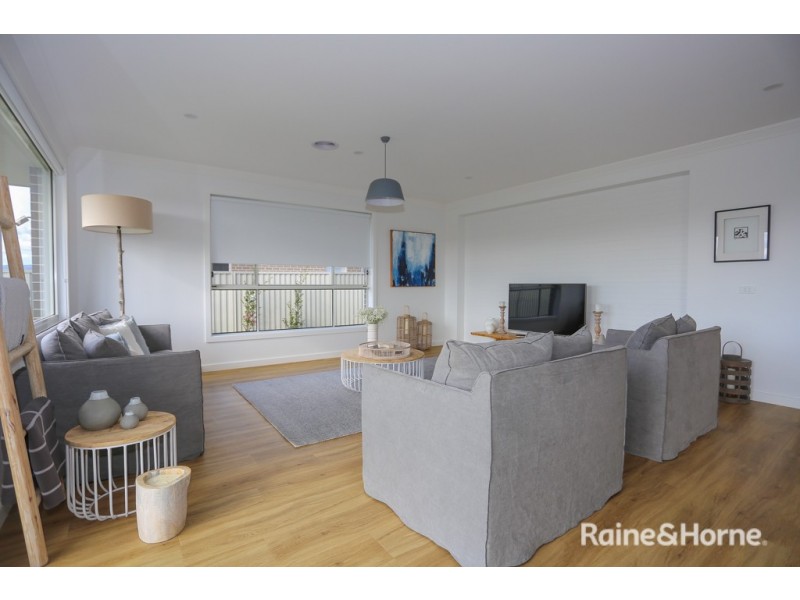 70 Emerald Drive, Kelso NSW 2795