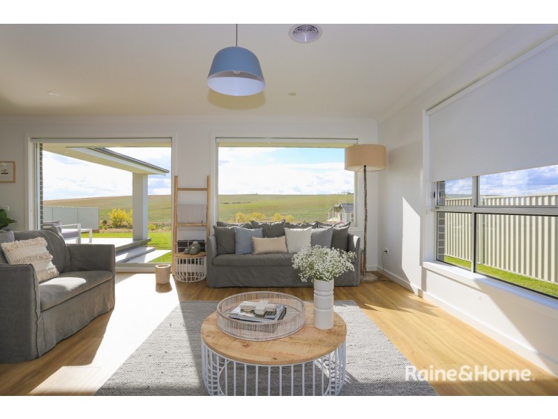 70 Emerald Drive, Kelso NSW 2795