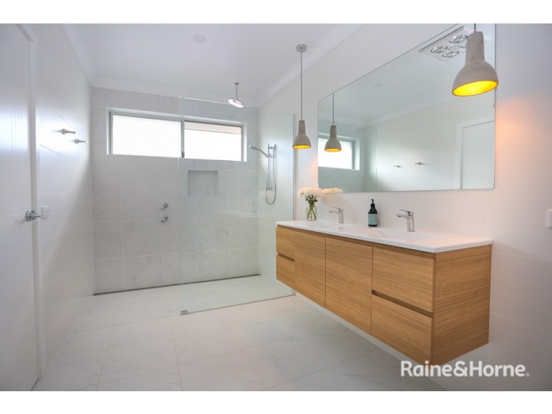 70 Emerald Drive, Kelso NSW 2795