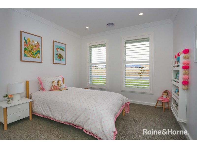 70 Emerald Drive, Kelso NSW 2795