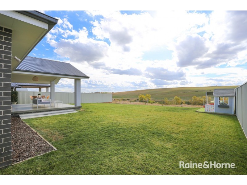 70 Emerald Drive, Kelso NSW 2795