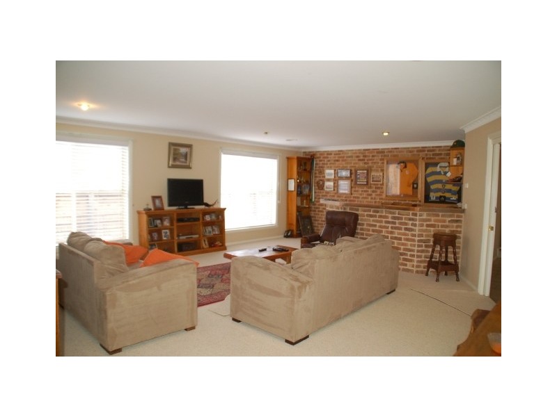 55 Wigmore Drive, Bathurst NSW 2795