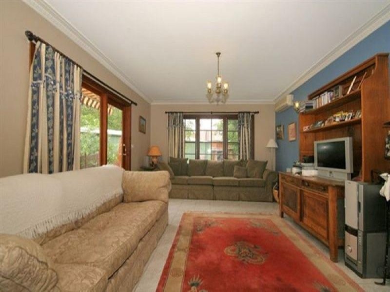 38 Gilmour Street, Bathurst NSW 2795