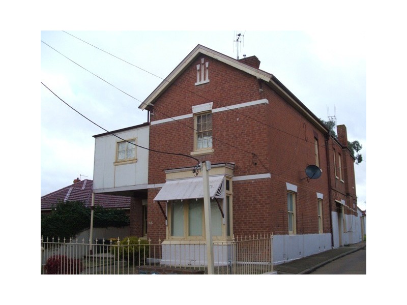2/216  Russell, Bathurst NSW 2795