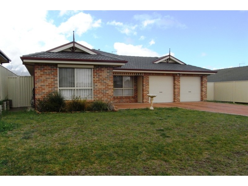 14 Sundown Dr, Kelso NSW 2795