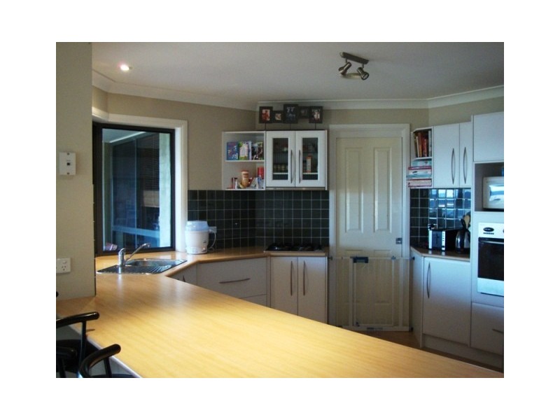 15 Howarth Close, Bathurst NSW 2795