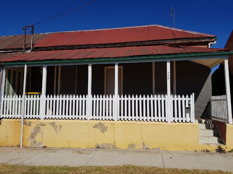 104 Russell Street, Bathurst NSW 2795