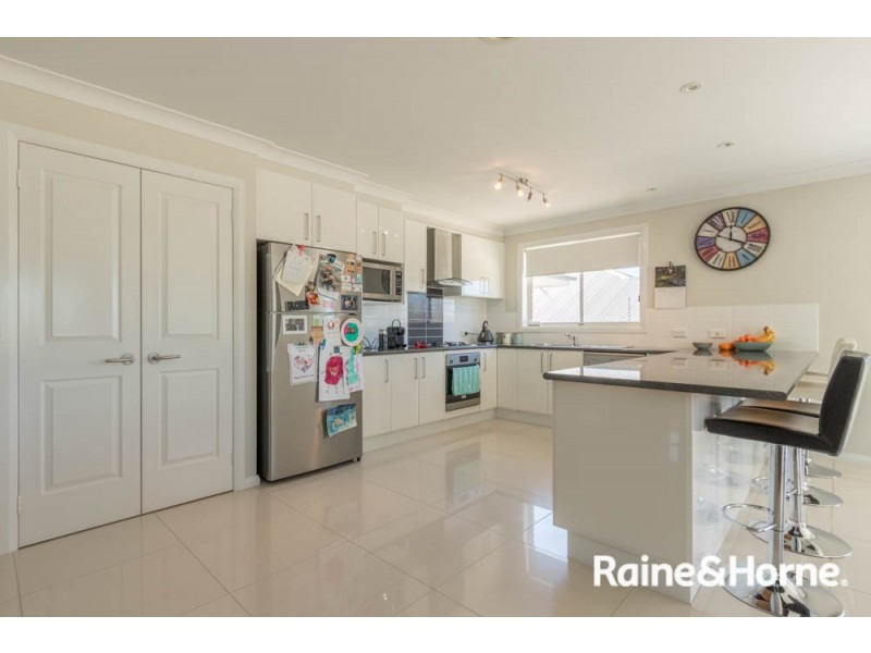 8 Blaxland Drive, Llanarth NSW 2795
