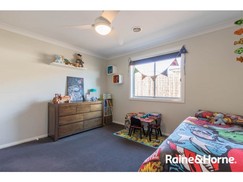 8 Blaxland Drive, Llanarth NSW 2795