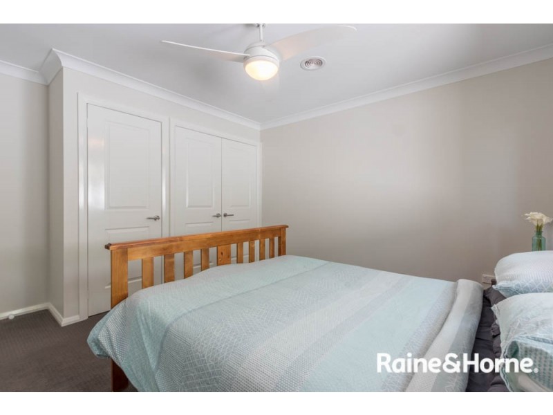8 Blaxland Drive, Llanarth NSW 2795