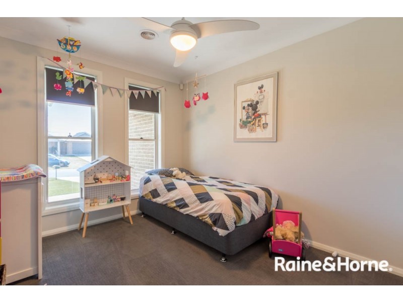 8 Blaxland Drive, Llanarth NSW 2795